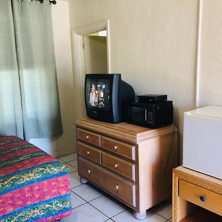 Sunset Inn- Fort Pierce, Fl Ngoại thất bức ảnh