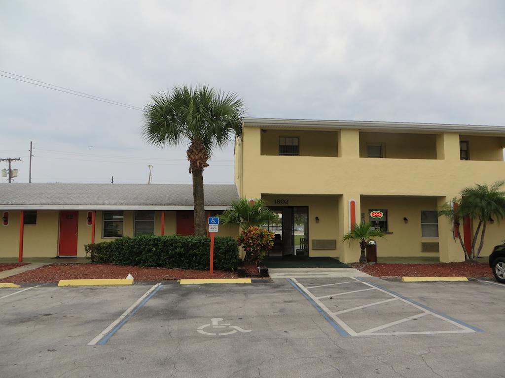 Sunset Inn- Fort Pierce, Fl Ngoại thất bức ảnh