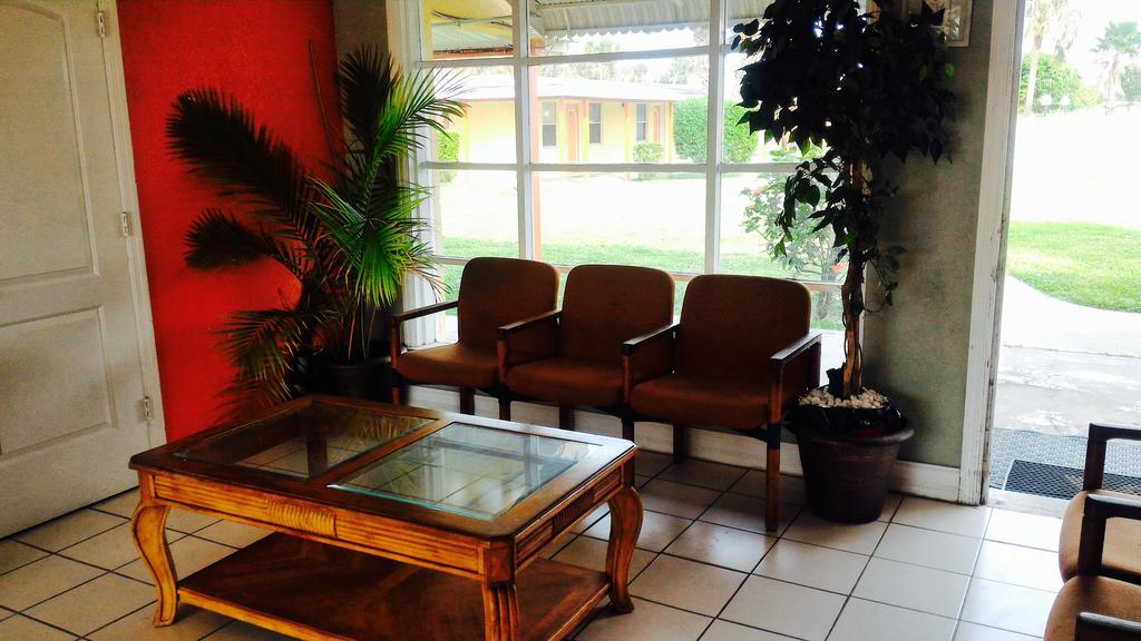 Sunset Inn- Fort Pierce, Fl Ngoại thất bức ảnh