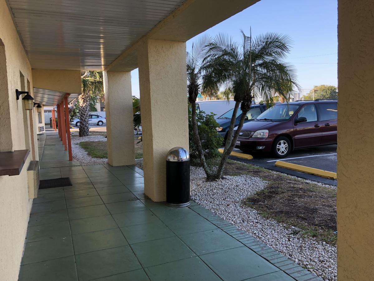 Sunset Inn- Fort Pierce, Fl Ngoại thất bức ảnh