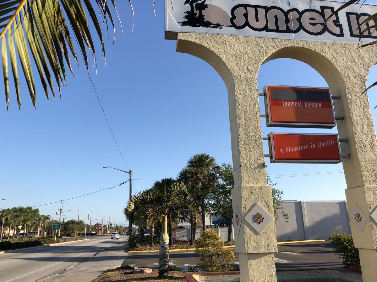 Sunset Inn- Fort Pierce, Fl Ngoại thất bức ảnh